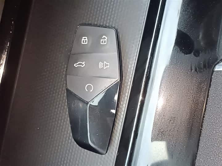 Фото 9 - MG Motor One