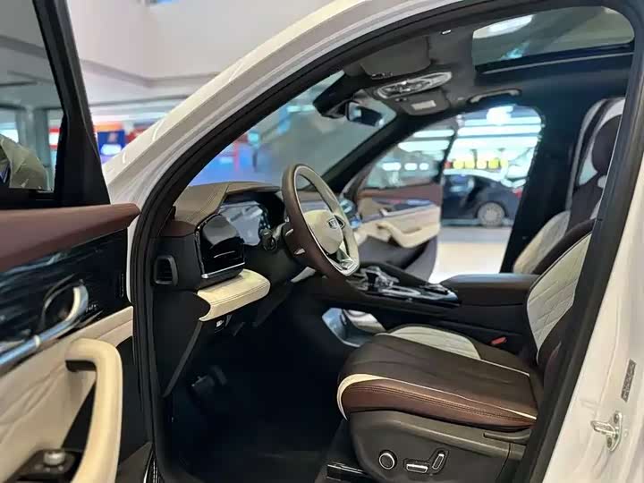 Фото 7 - Geely Monjaro