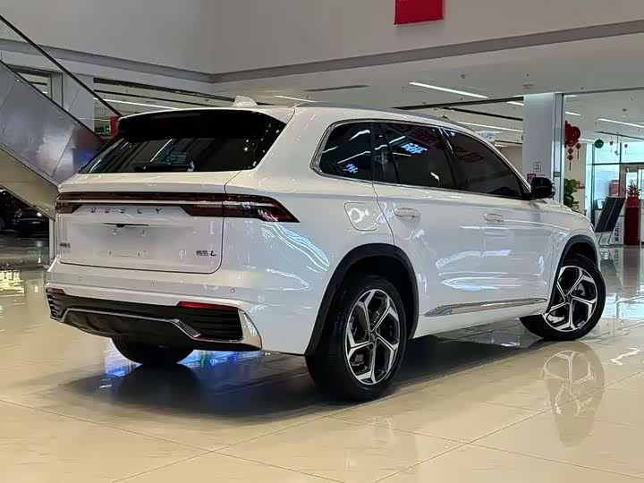 Фото 9 - Geely Monjaro