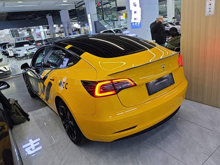 Фото 5 - Tesla Model 3