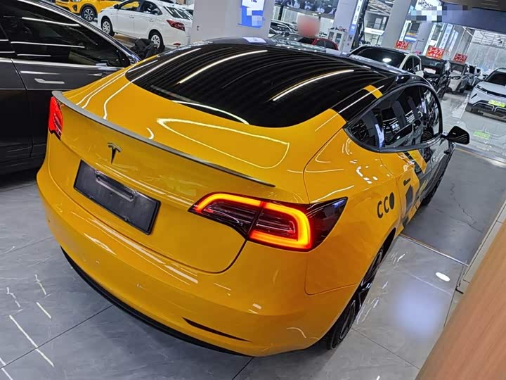 Фото 7 - Tesla Model 3