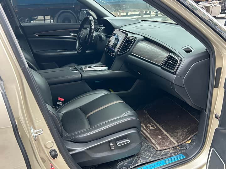 Фото 6 - Honda UR-V