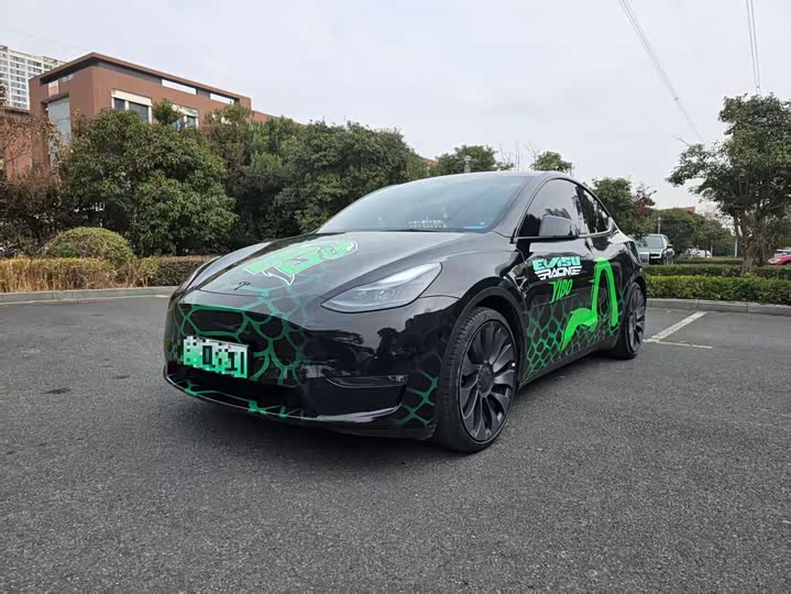 Фото 1 - Tesla Model Y