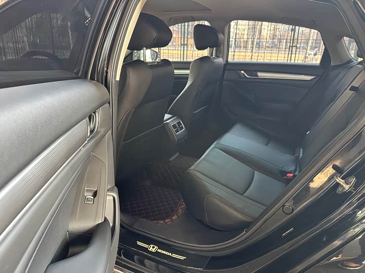 Фото 5 - Honda Accord