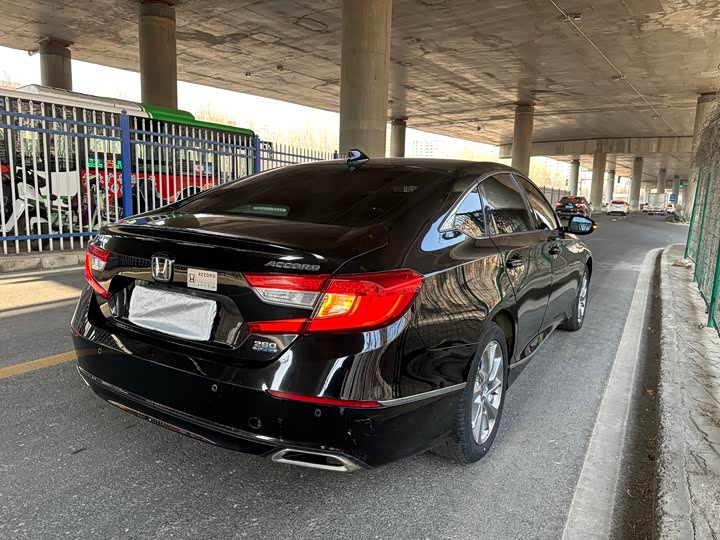 Фото 7 - Honda Accord