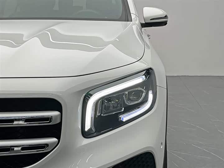 Фото 9 - Mercedes-Benz GLB-Class