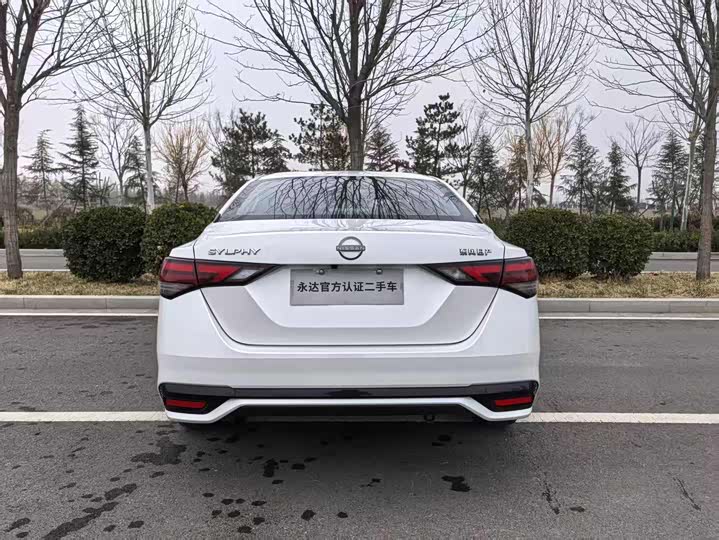 Фото 3 - Nissan Sylphy