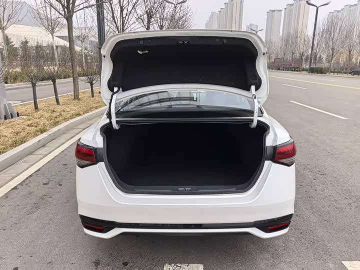 Фото 9 - Nissan Sylphy