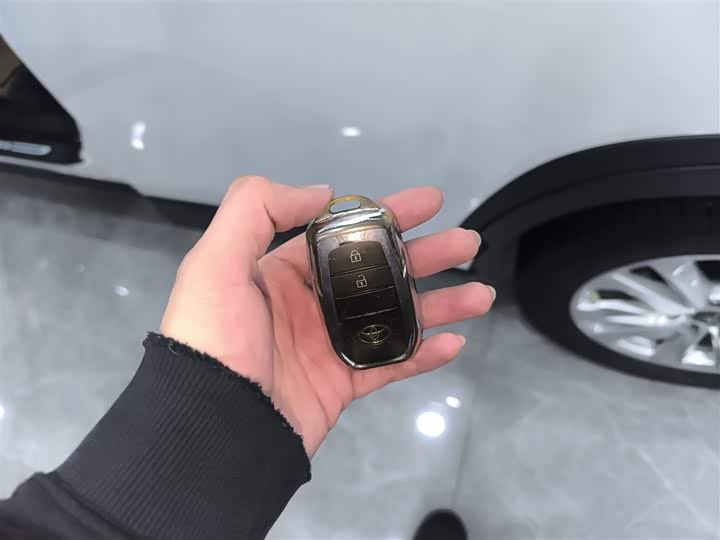 Фото 9 - Toyota Corolla Cross