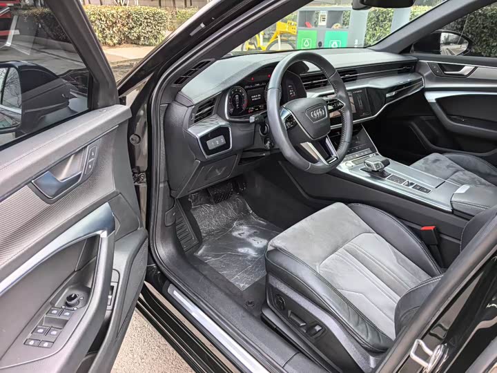 Фото 4 - Audi A6L