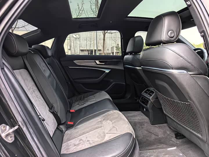 Фото 7 - Audi A6L