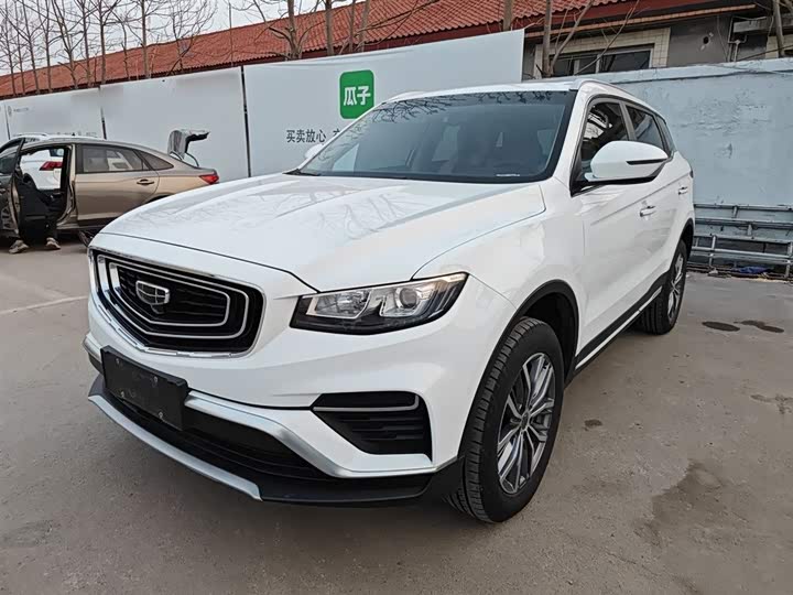 Фото 2 - Geely Atlas