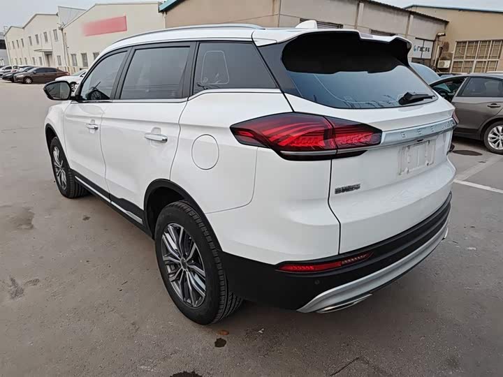 Фото 5 - Geely Atlas