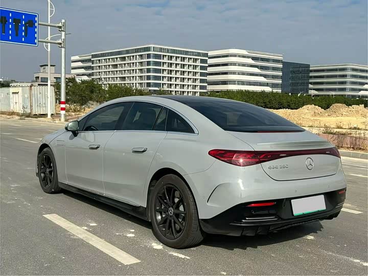 Фото 7 - Mercedes-Benz EQE