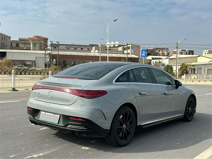 Фото 9 - Mercedes-Benz EQE