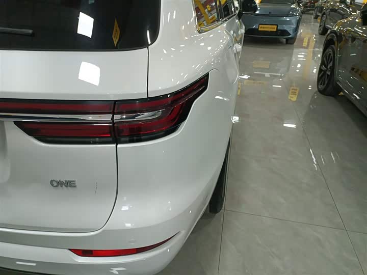 Фото 8 - LiXiang One