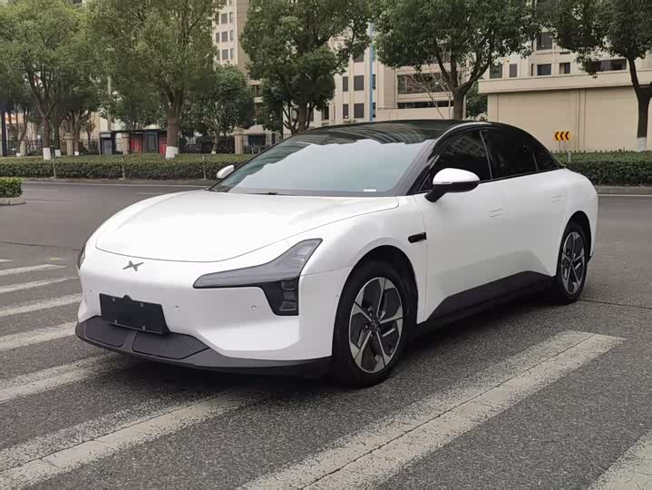 Фото 1 - XPeng Mona M03