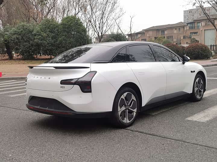 Фото 8 - XPeng Mona M03