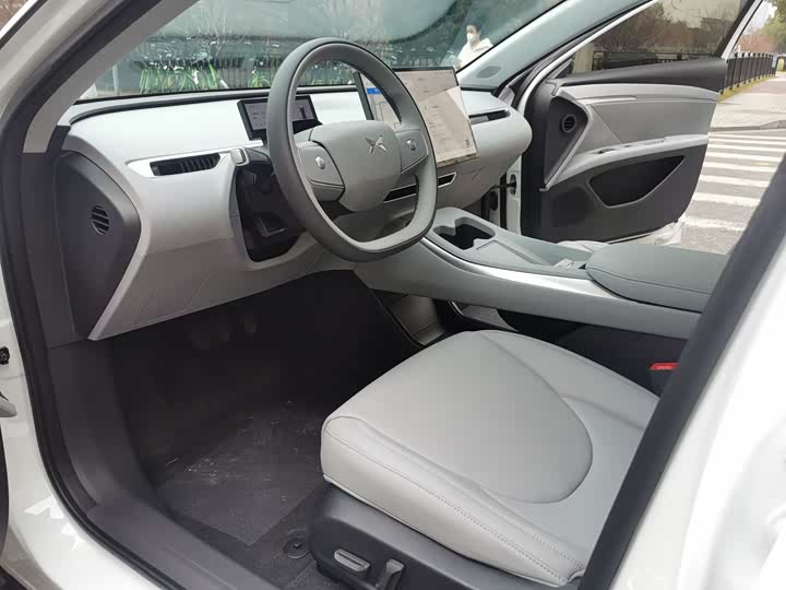 Фото 9 - XPeng Mona M03