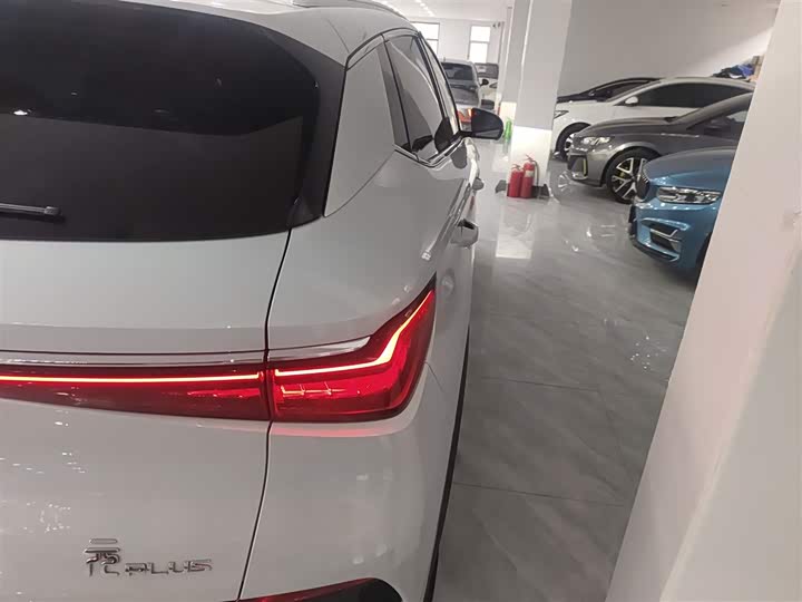 Фото 8 - BYD Yuan Plus