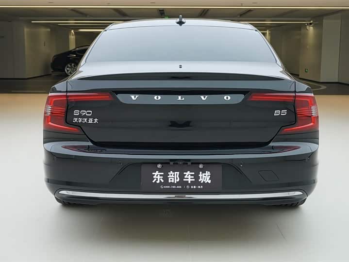 Фото 4 - Volvo S90
