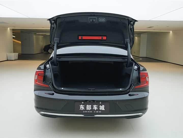 Фото 6 - Volvo S90