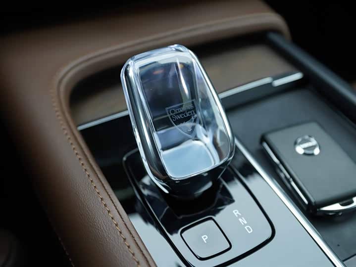 Фото 9 - Volvo S90