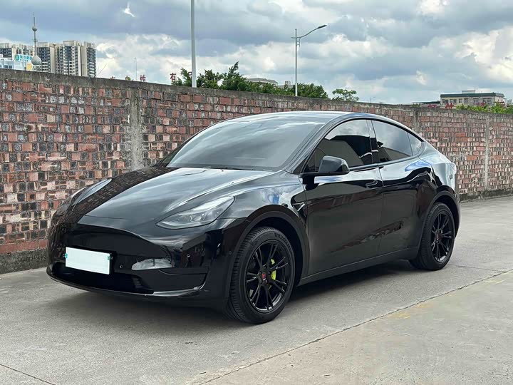 Фото 1 - Tesla Model Y