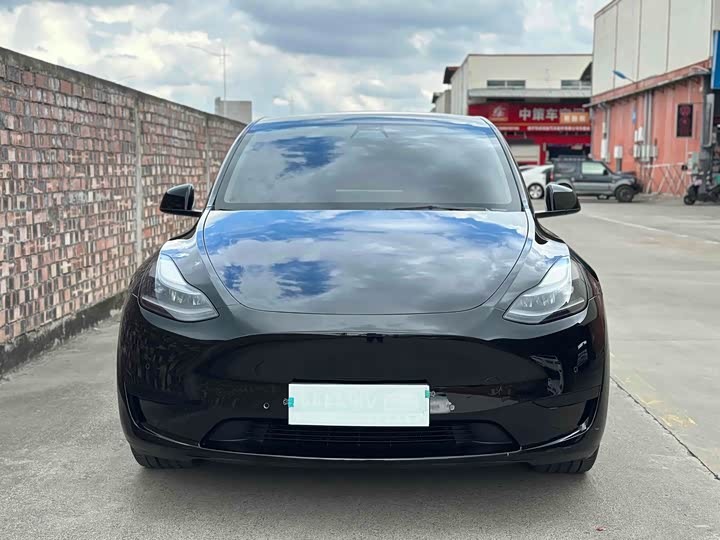 Фото 2 - Tesla Model Y