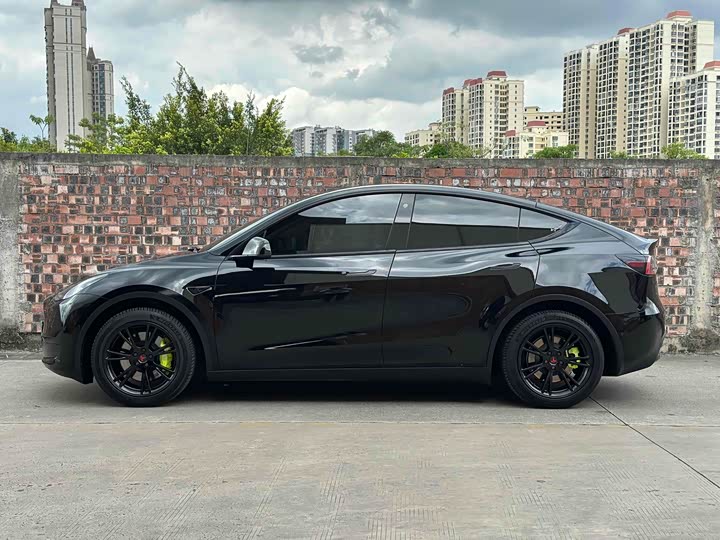Фото 3 - Tesla Model Y