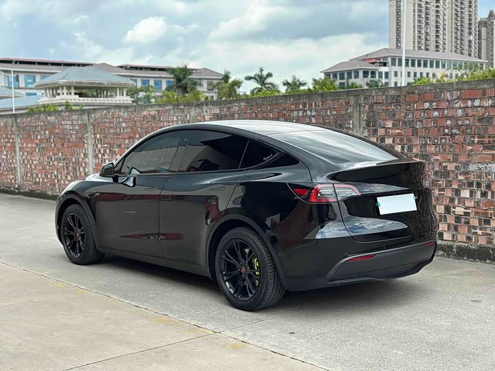 Фото 4 - Tesla Model Y