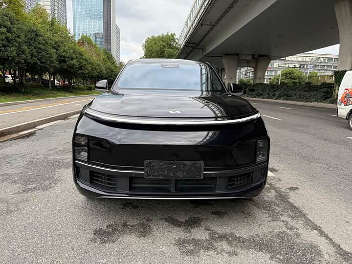 Фото 1 - LiXiang L8