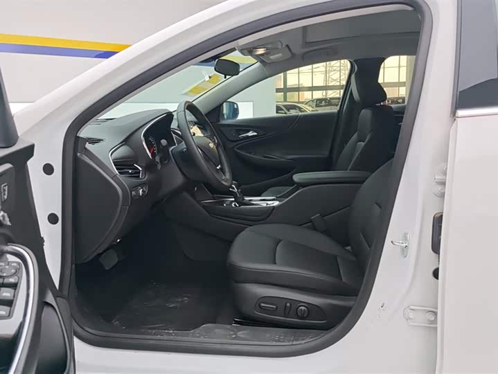 Фото 9 - Chevrolet Malibu XL