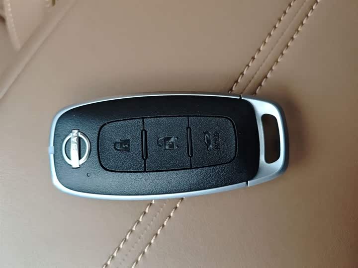 Фото 9 - Nissan Teana