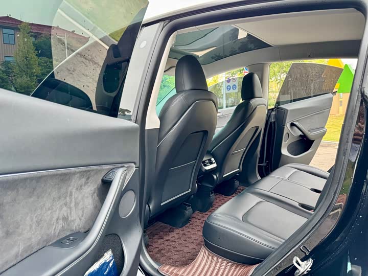 Фото 6 - Tesla Model Y