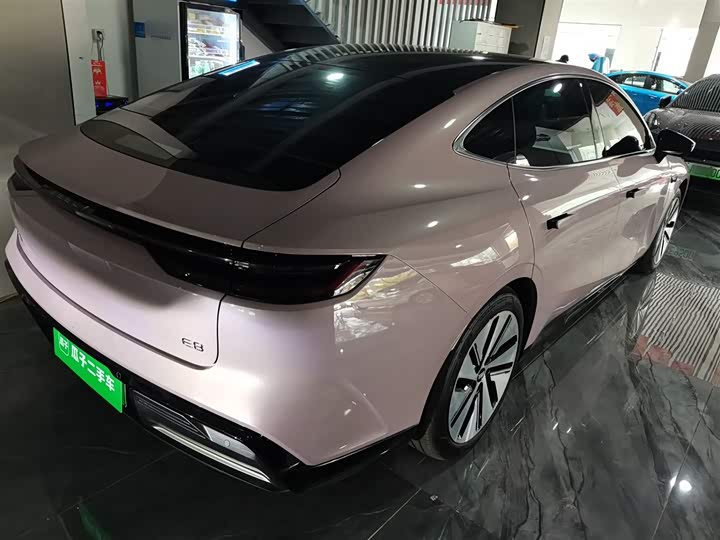 Фото 7 - Geely Galaxy E8