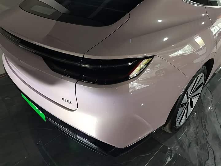 Фото 8 - Geely Galaxy E8