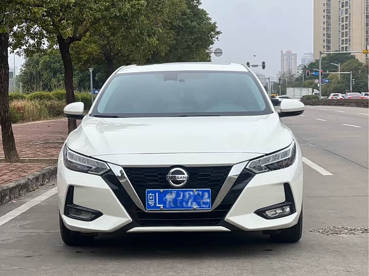Фото 2 - Nissan Sylphy