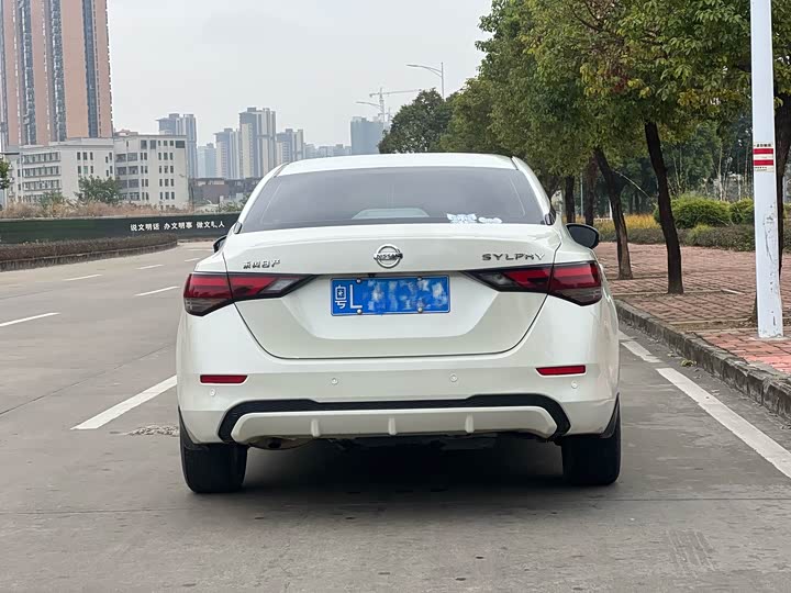 Фото 4 - Nissan Sylphy