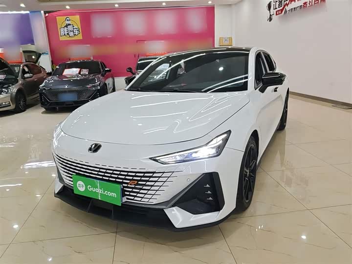 Фото 2 - Changan UNI-V