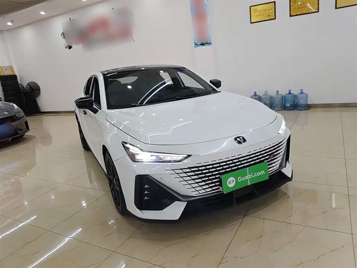 Фото 4 - Changan UNI-V