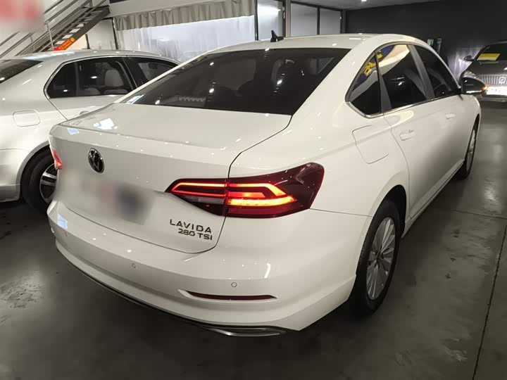 Фото 7 - Volkswagen Lavida