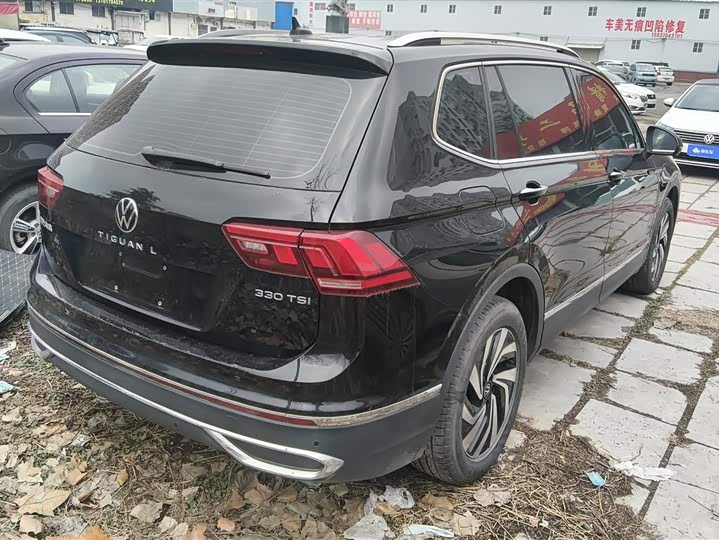 Фото 3 - Volkswagen Tiguan L Pro