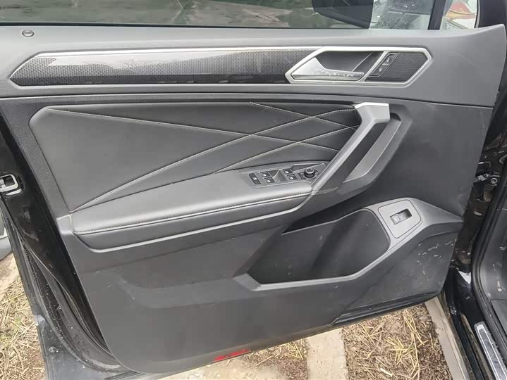 Фото 7 - Volkswagen Tiguan L Pro