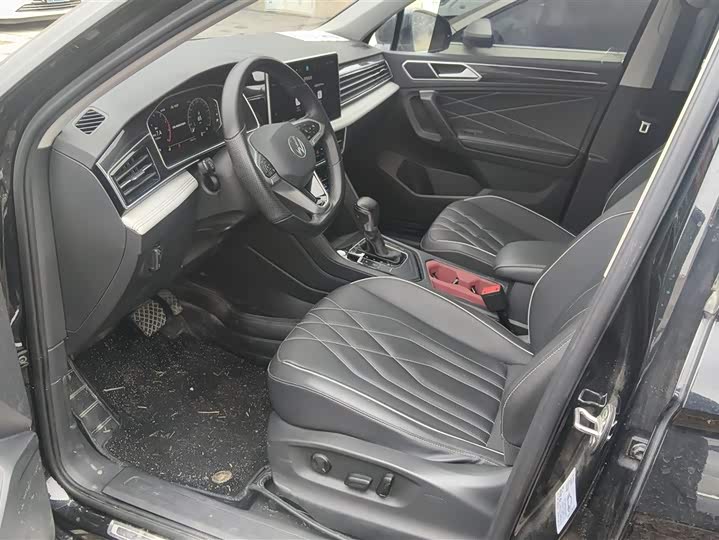 Фото 9 - Volkswagen Tiguan L Pro