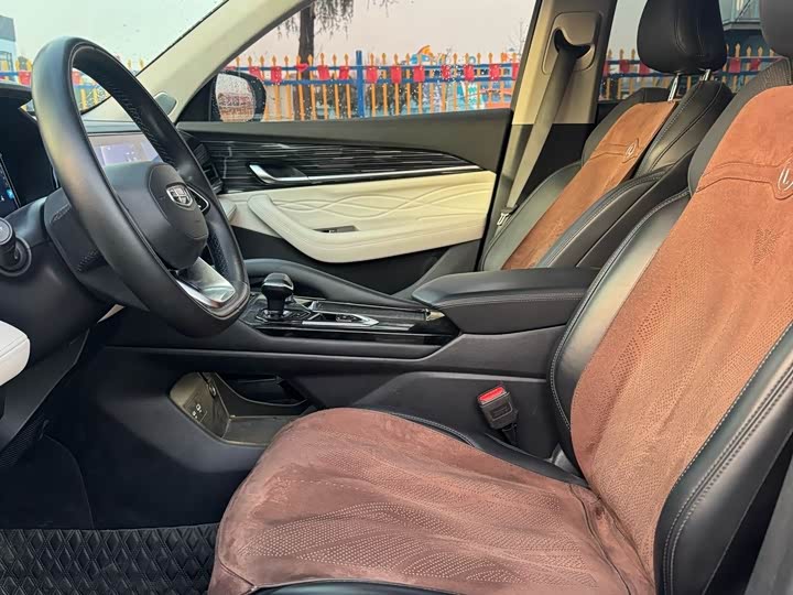 Фото 4 - Geely Monjaro