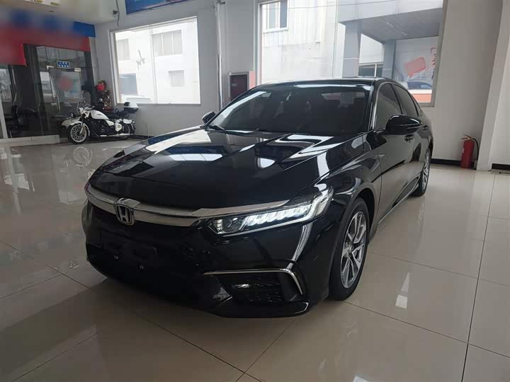 Фото 2 - Honda Inspire