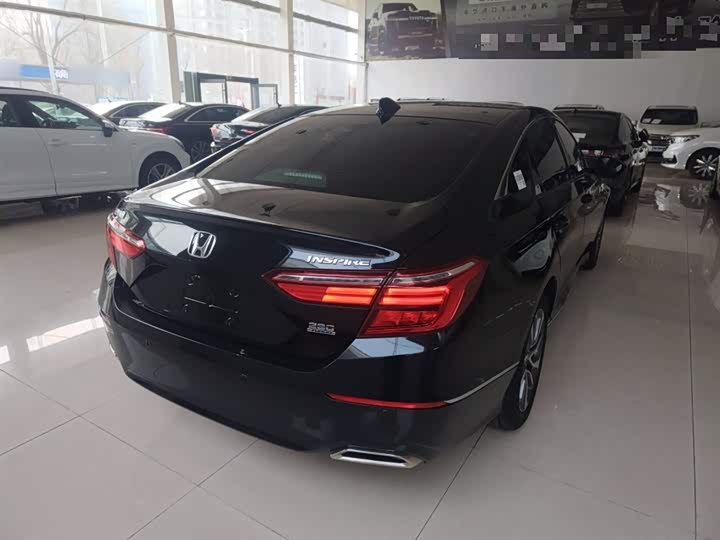 Фото 7 - Honda Inspire