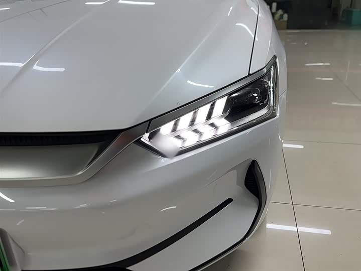 Фото 3 - BYD Qin Plus