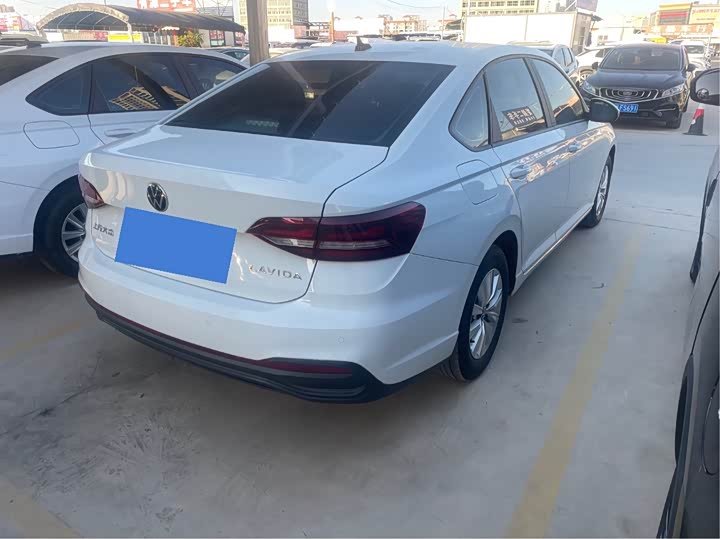 Фото 5 - Volkswagen Lavida